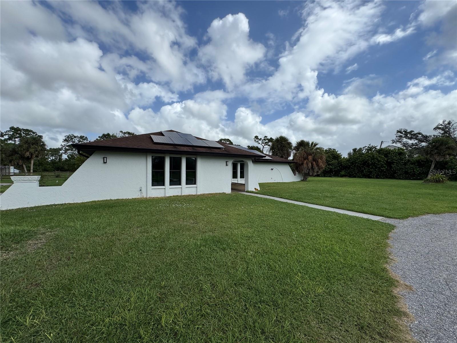 900 CRESTWOOD RD — photo 34