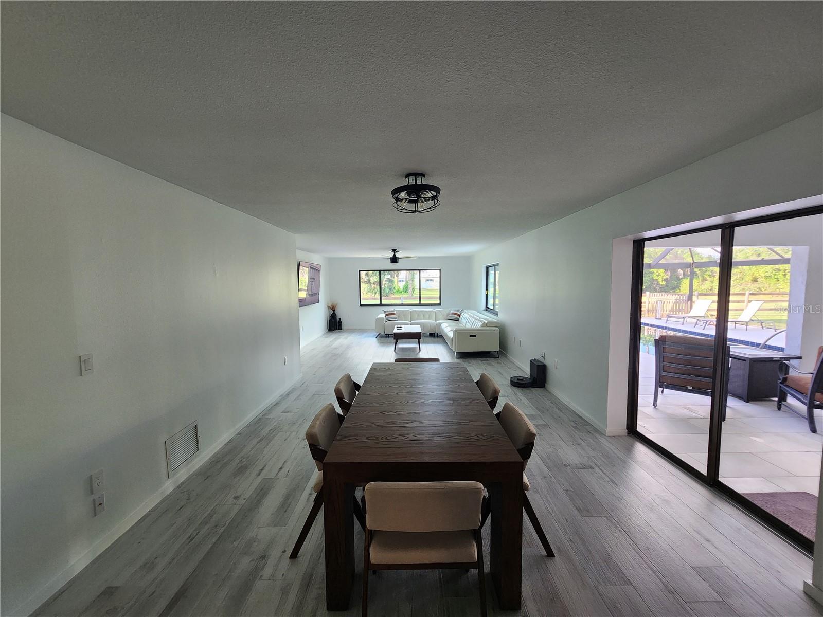 900 CRESTWOOD RD — photo 6
