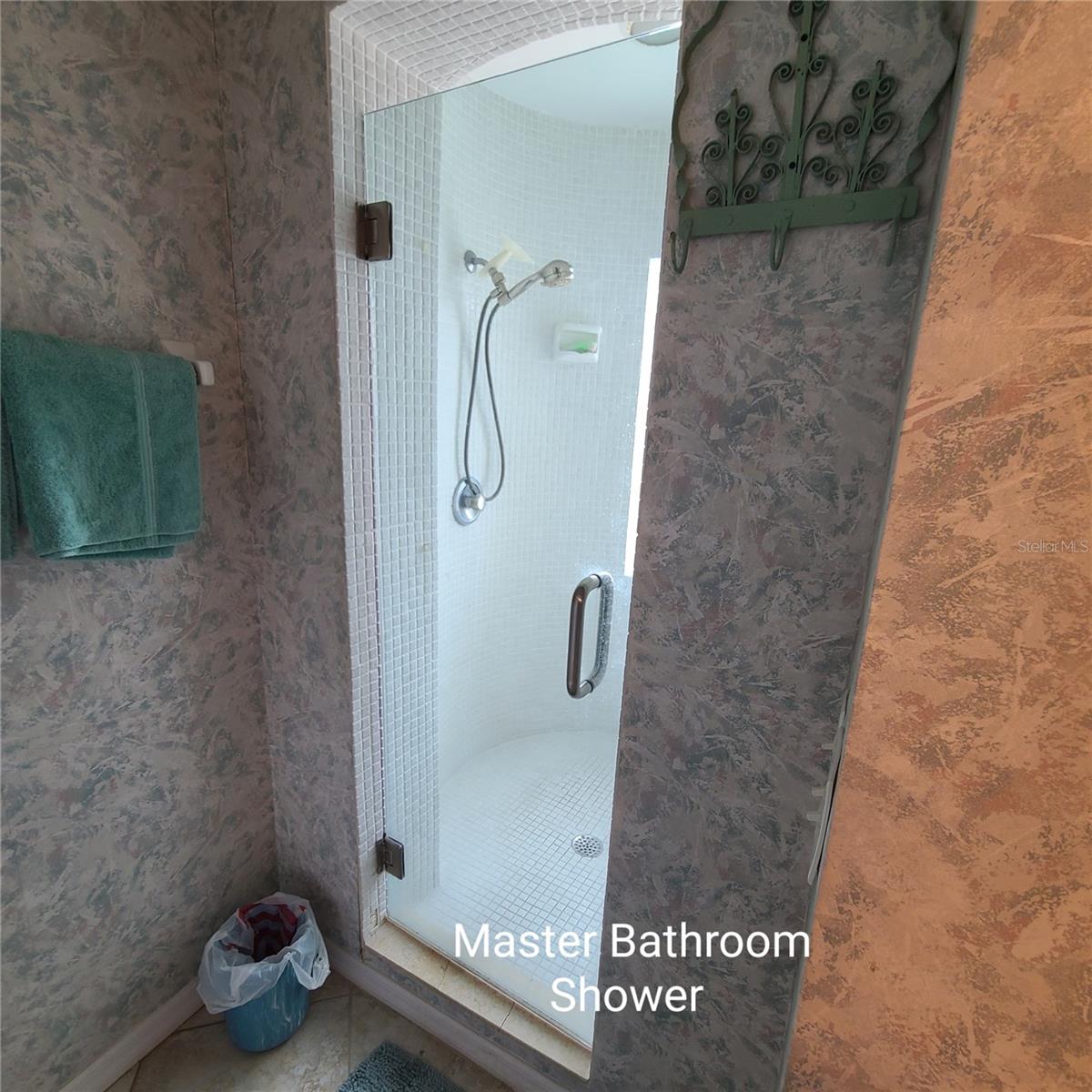 220 BUTTONWOOD CIR #220 — photo 30