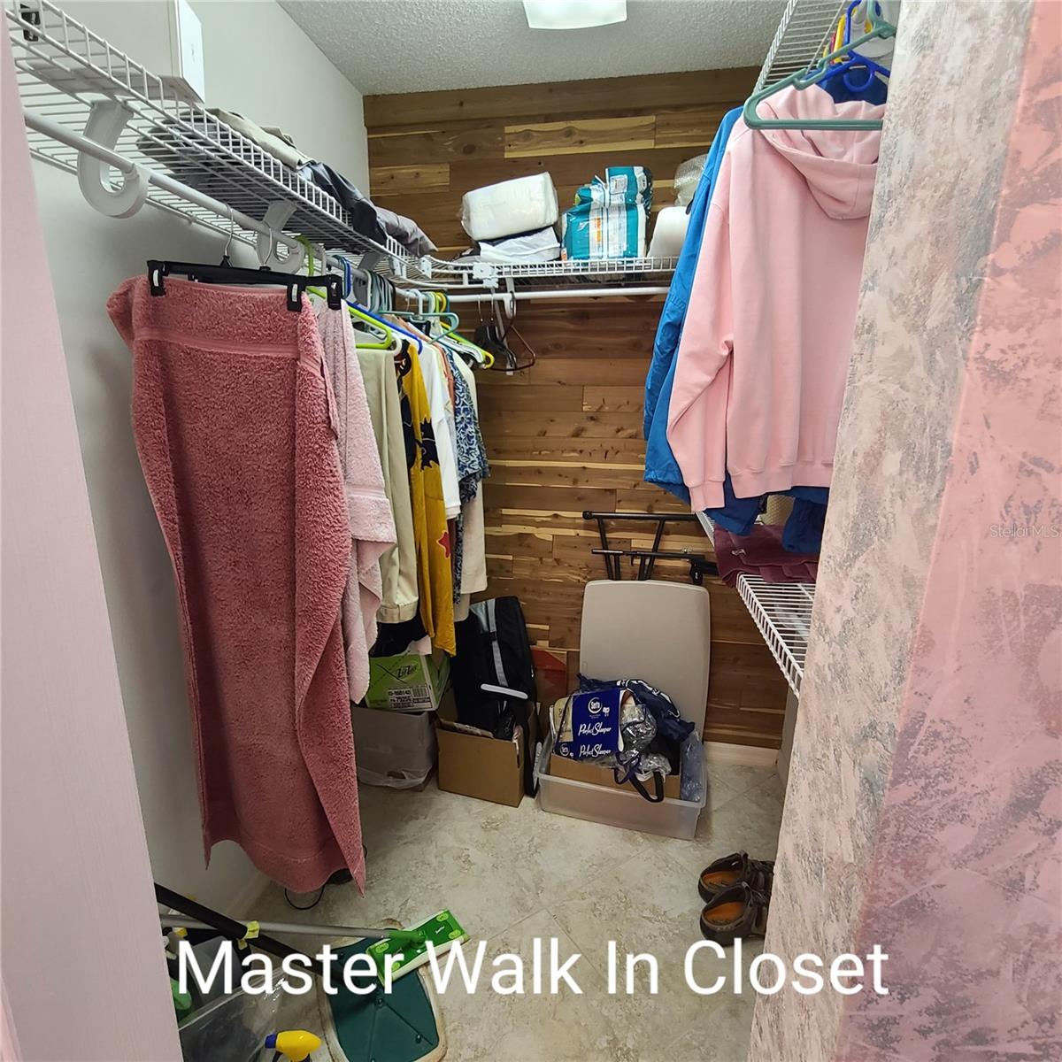 220 BUTTONWOOD CIR #220 — photo 26