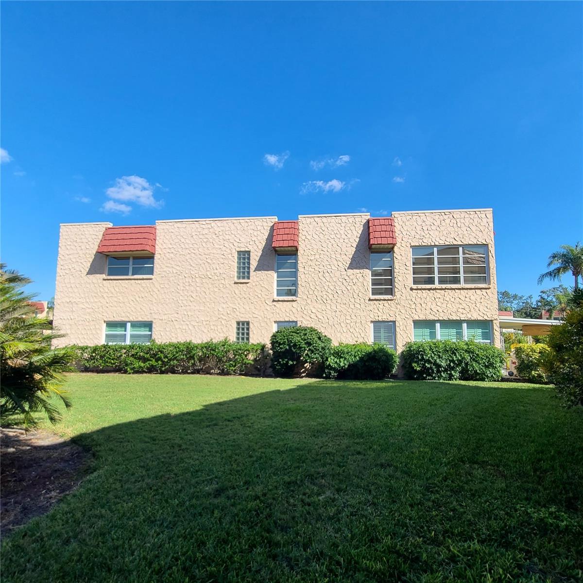 220 BUTTONWOOD CIR #220 — photo 49