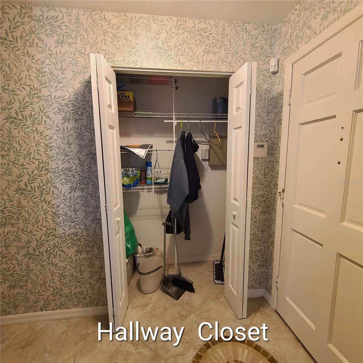 220 BUTTONWOOD CIR #220 — photo 5