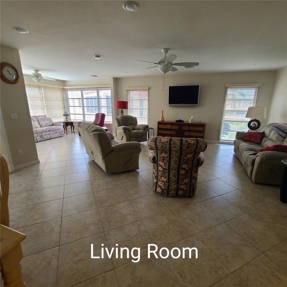 220 BUTTONWOOD CIR #220 — photo 10