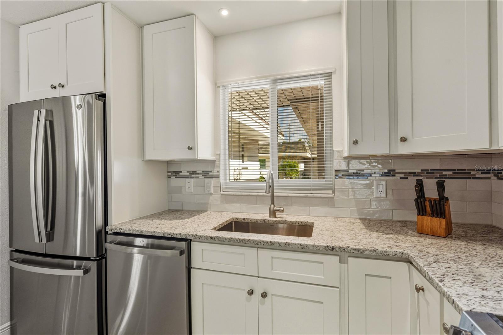 1900 BENJAMIN FRANKLIN DR #V12 — photo 24
