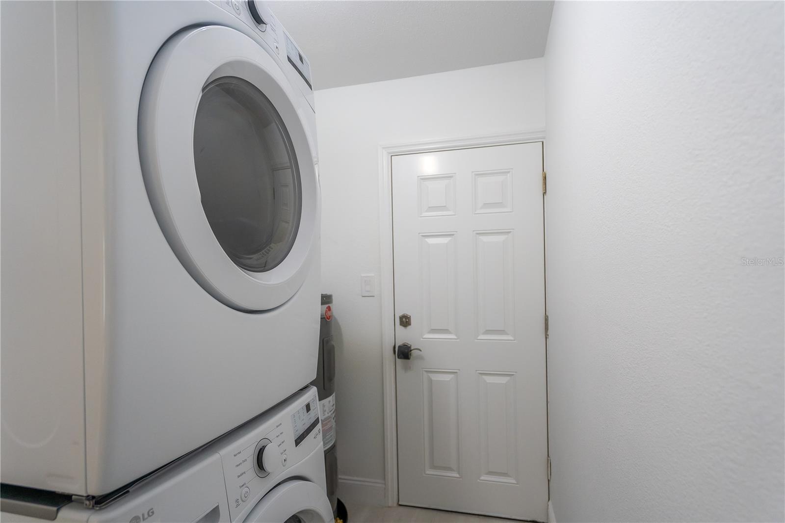 1900 BENJAMIN FRANKLIN DR #V12 — photo 42