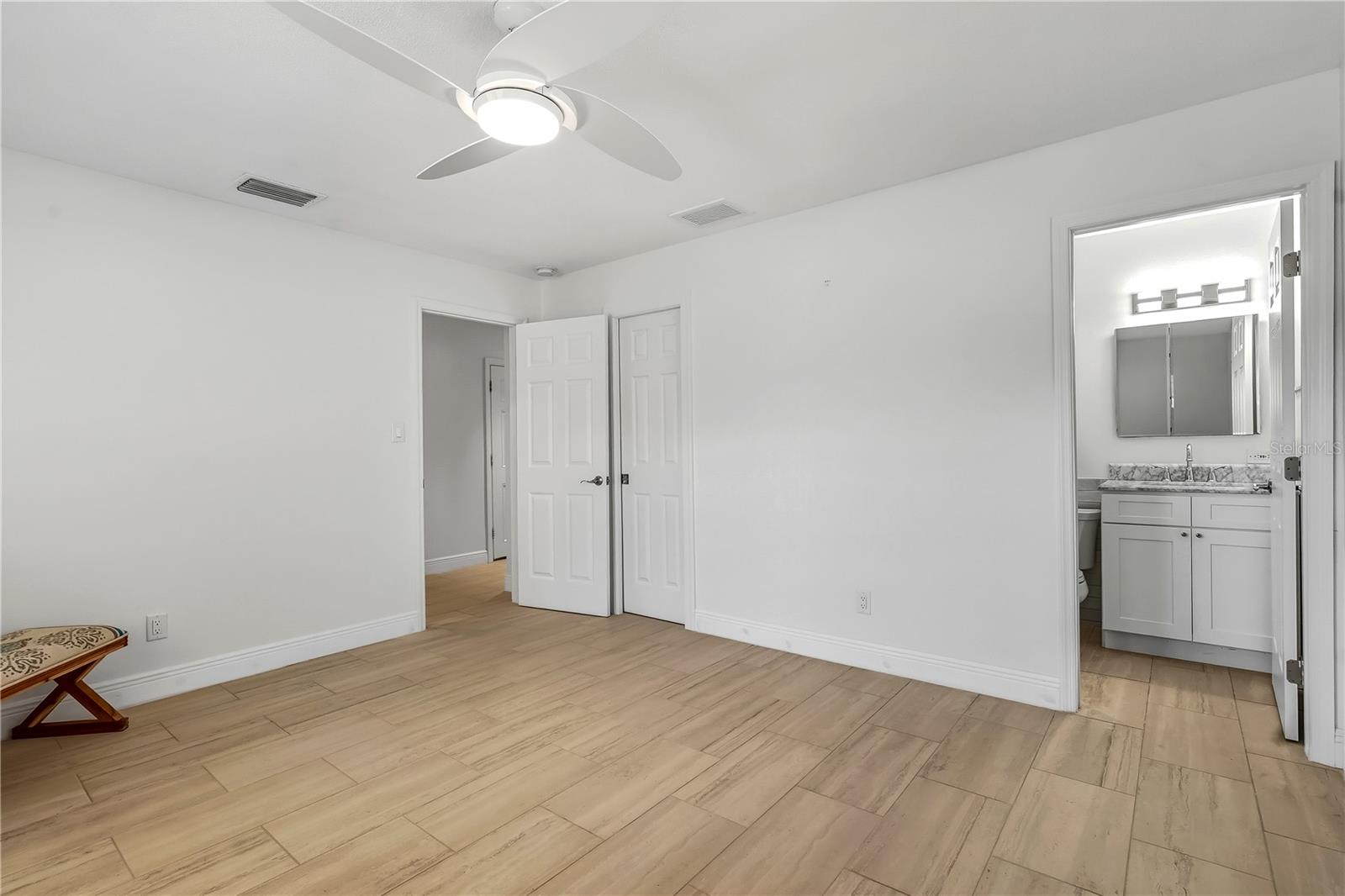 1900 BENJAMIN FRANKLIN DR #V12 — photo 38