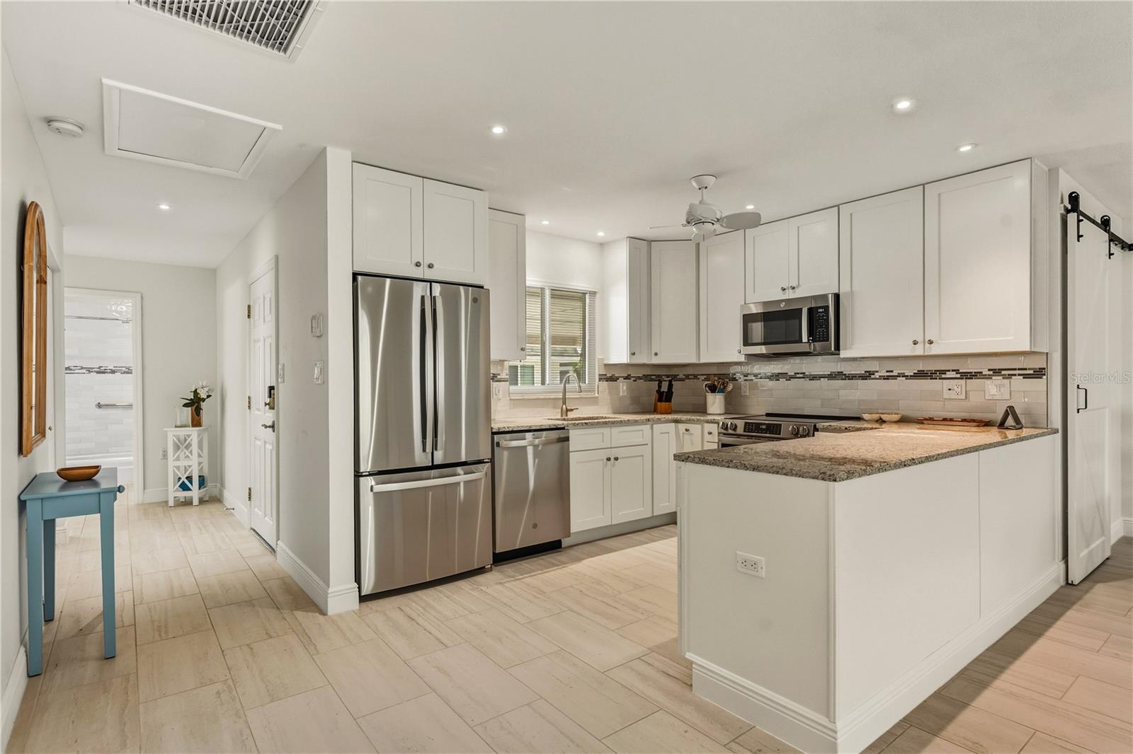 1900 BENJAMIN FRANKLIN DR #V12 — photo 22