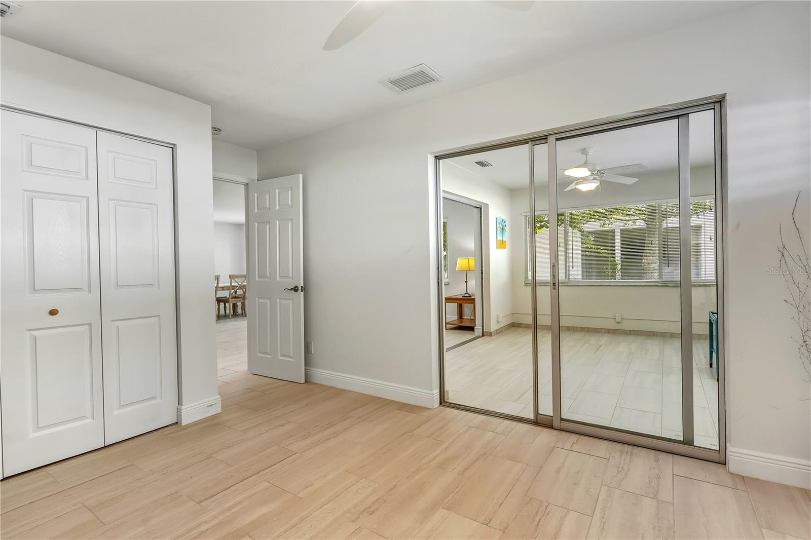 1900 BENJAMIN FRANKLIN DR #V12 — photo 33