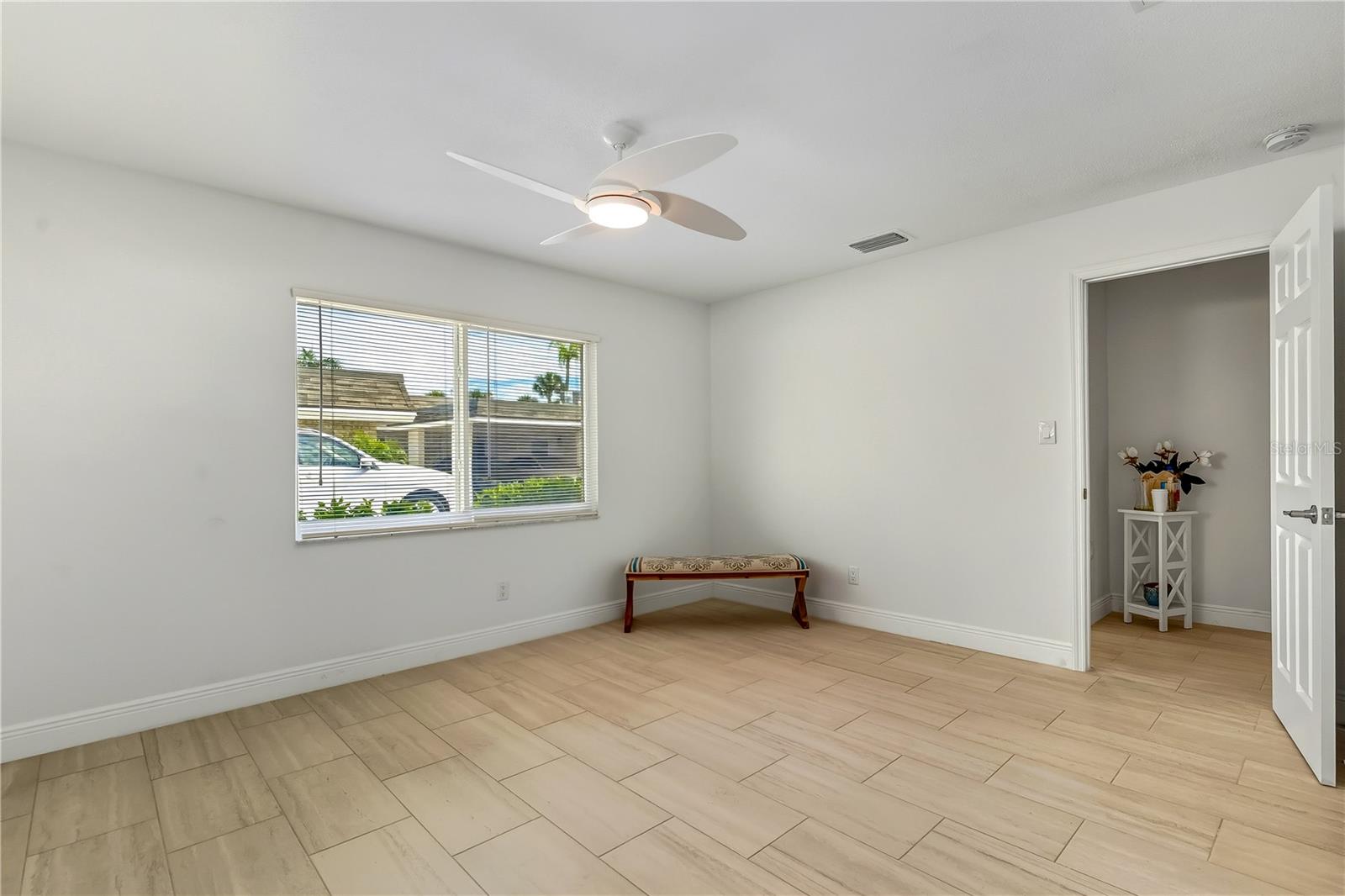 1900 BENJAMIN FRANKLIN DR #V12 — photo 37