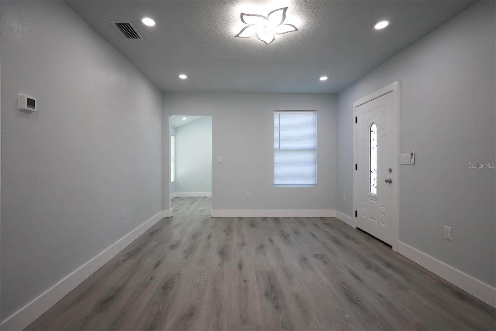 807 E NORFOLK ST — photo 7