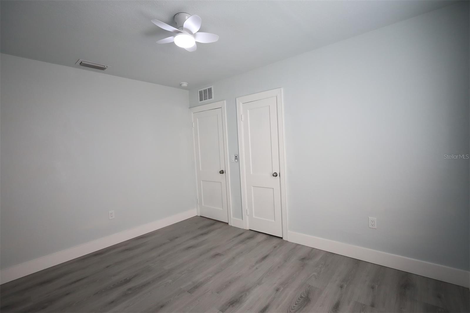 807 E NORFOLK ST — photo 19