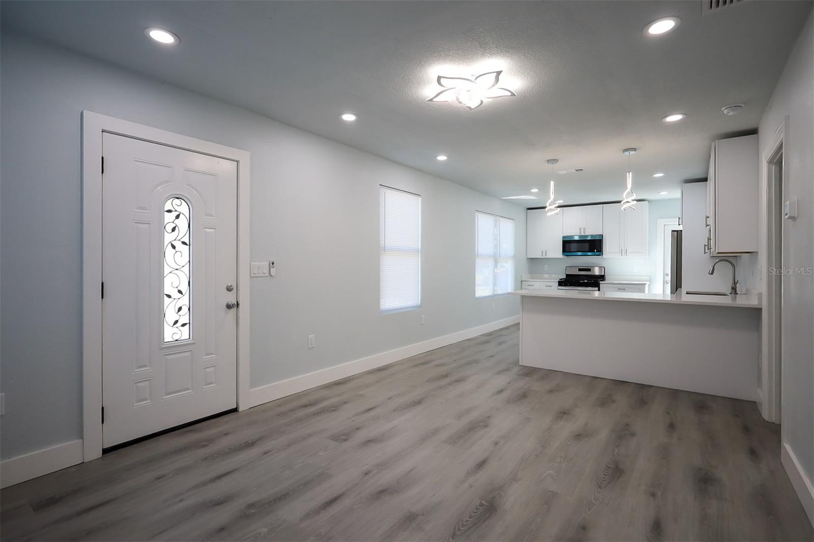 807 E NORFOLK ST — photo 16
