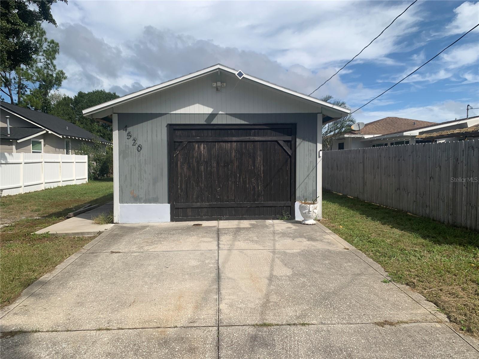 4520 BURLINGTON AVE N — photo 11