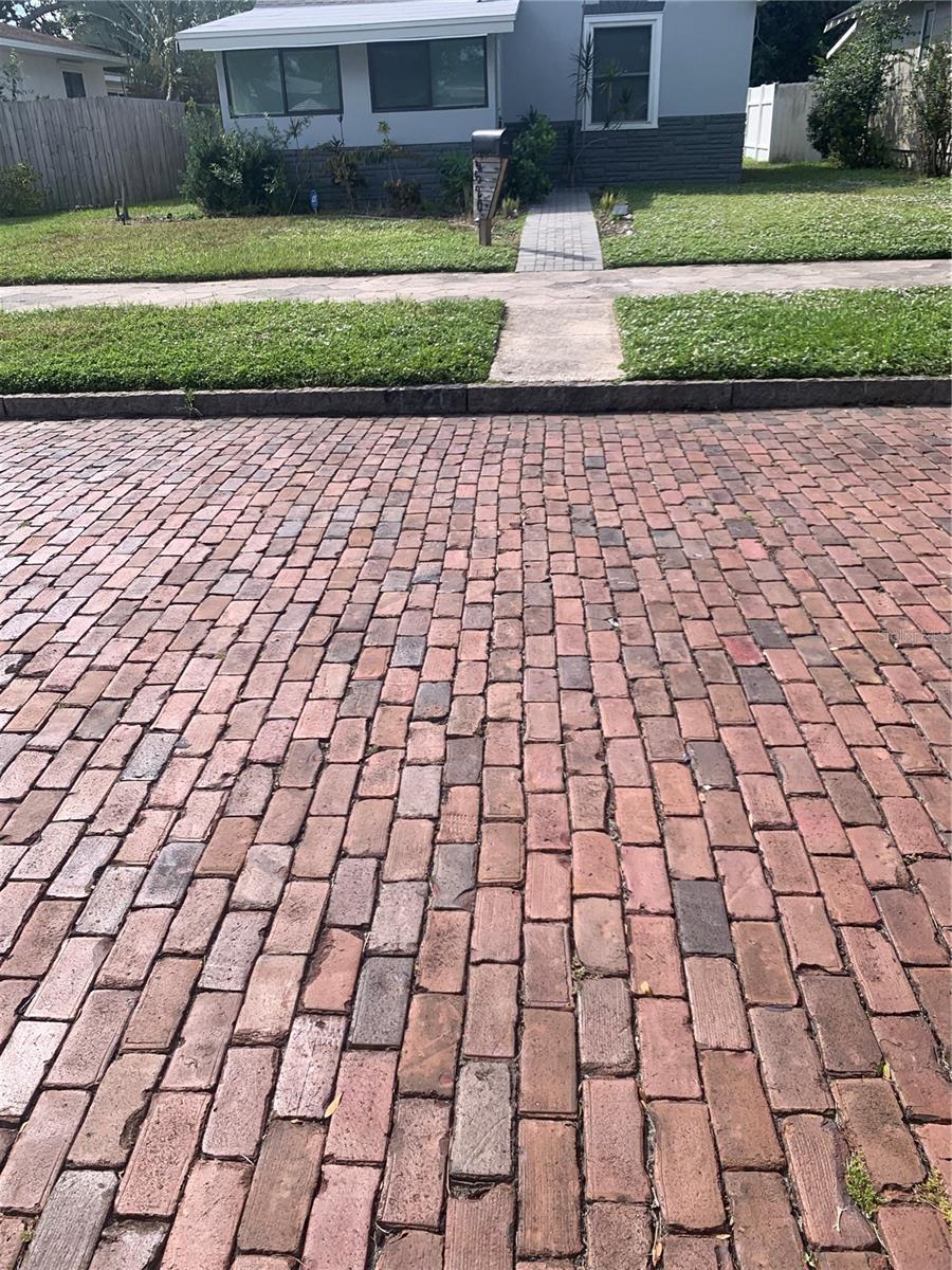 4520 BURLINGTON AVE N — photo 12