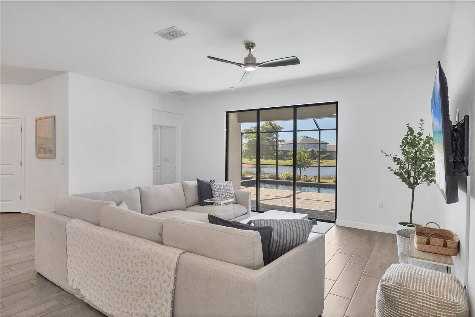 15716 BAREFOOT BEACH DR — photo 9
