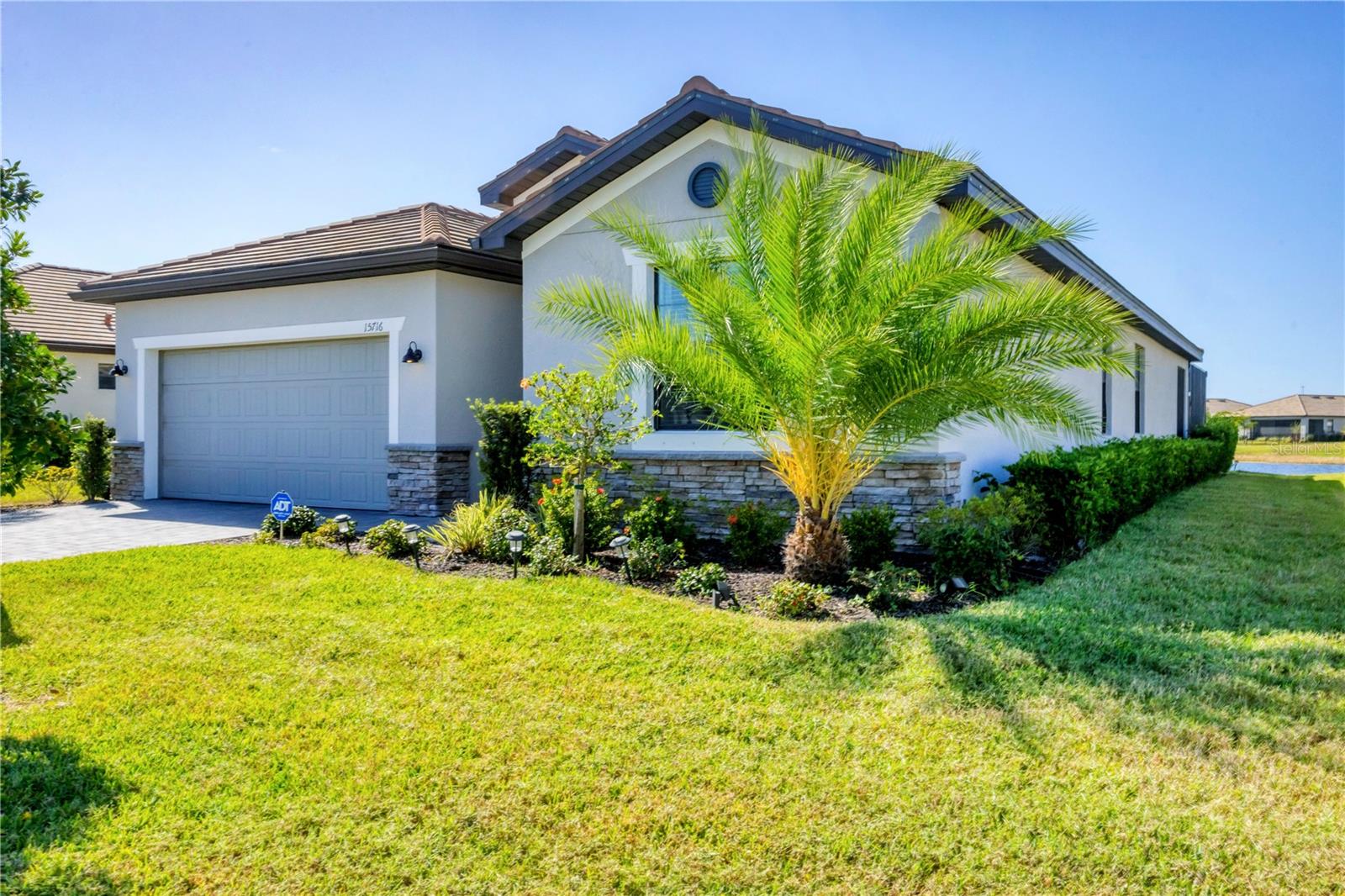 15716 BAREFOOT BEACH DR — photo 3