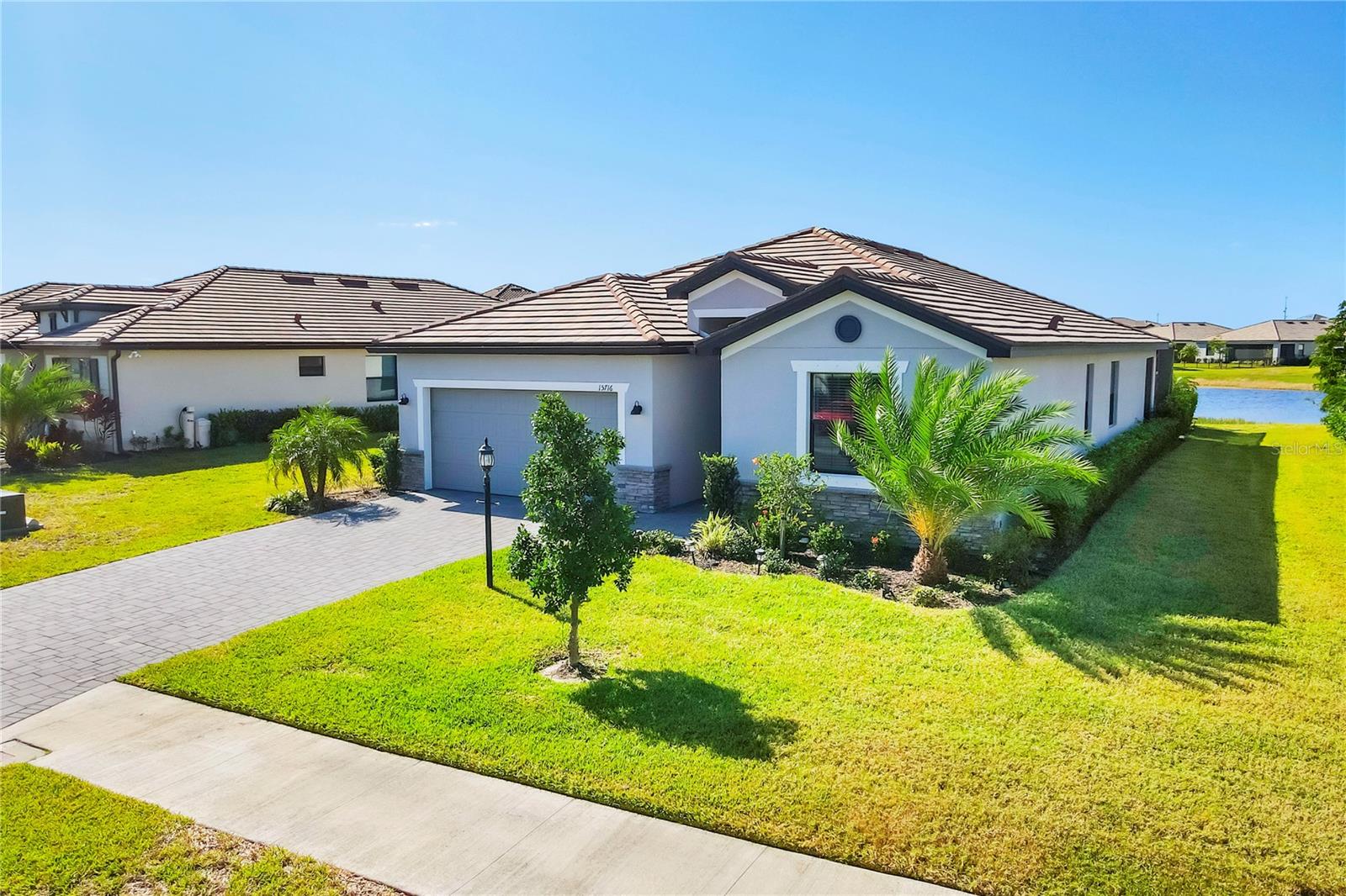 15716 BAREFOOT BEACH DR — photo 2