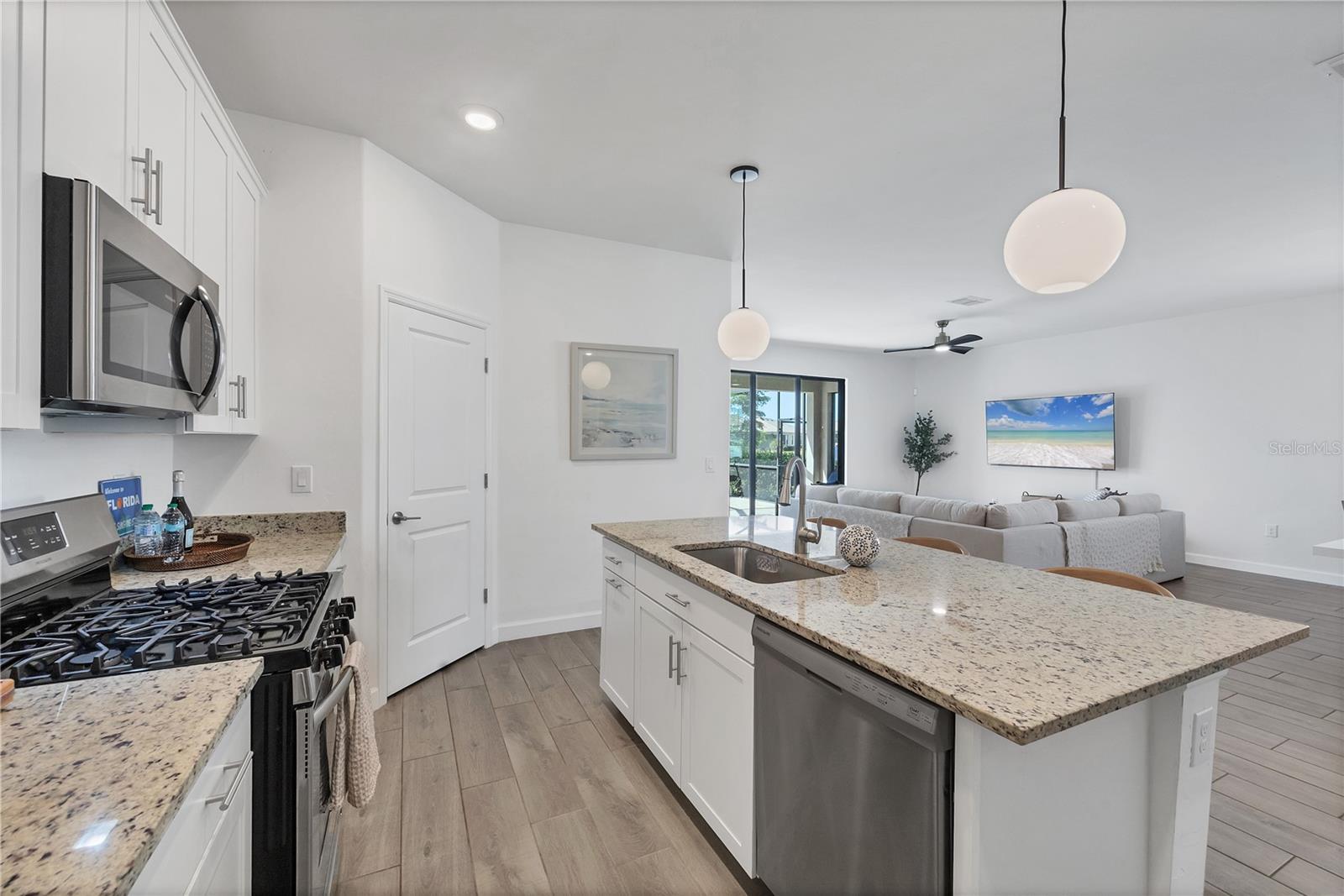 15716 BAREFOOT BEACH DR — photo 6