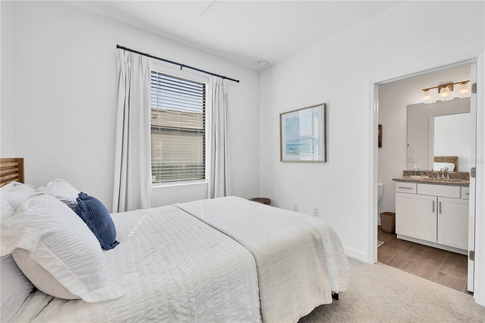 15716 BAREFOOT BEACH DR — photo 19