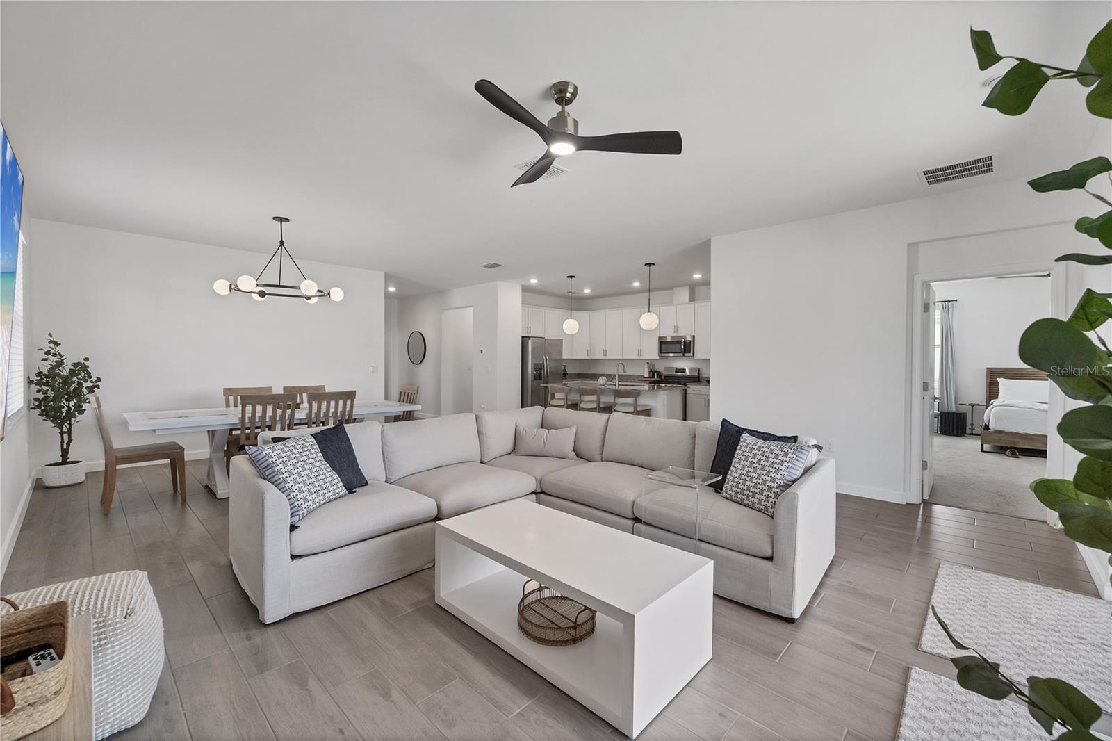15716 BAREFOOT BEACH DR — photo 8