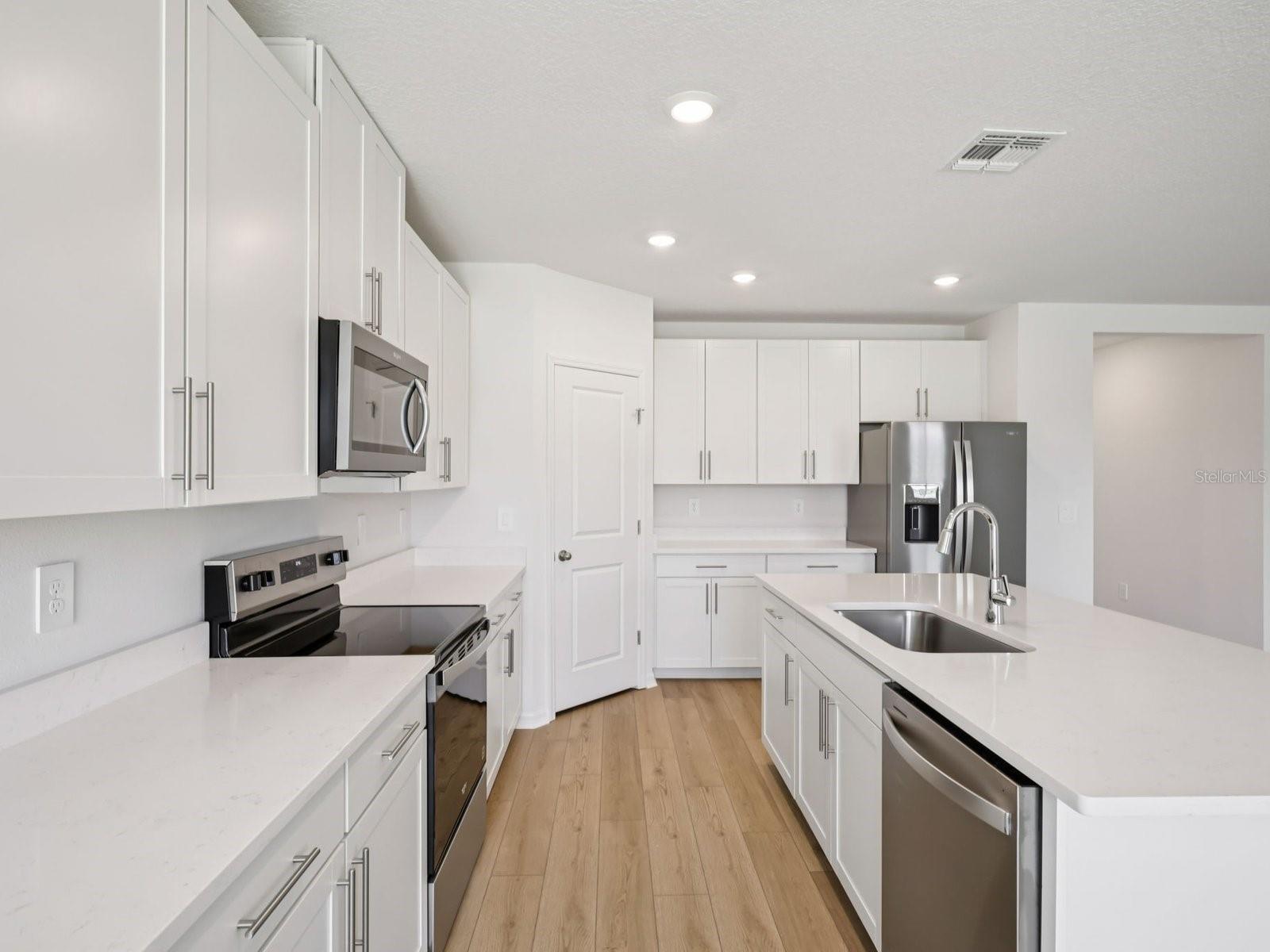 10425 ABUNDANCE GROVE WAY — photo 8