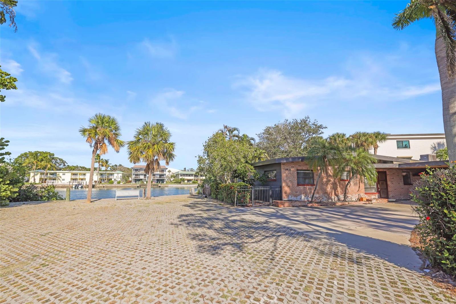 11921 LAGOON LN — photo 6