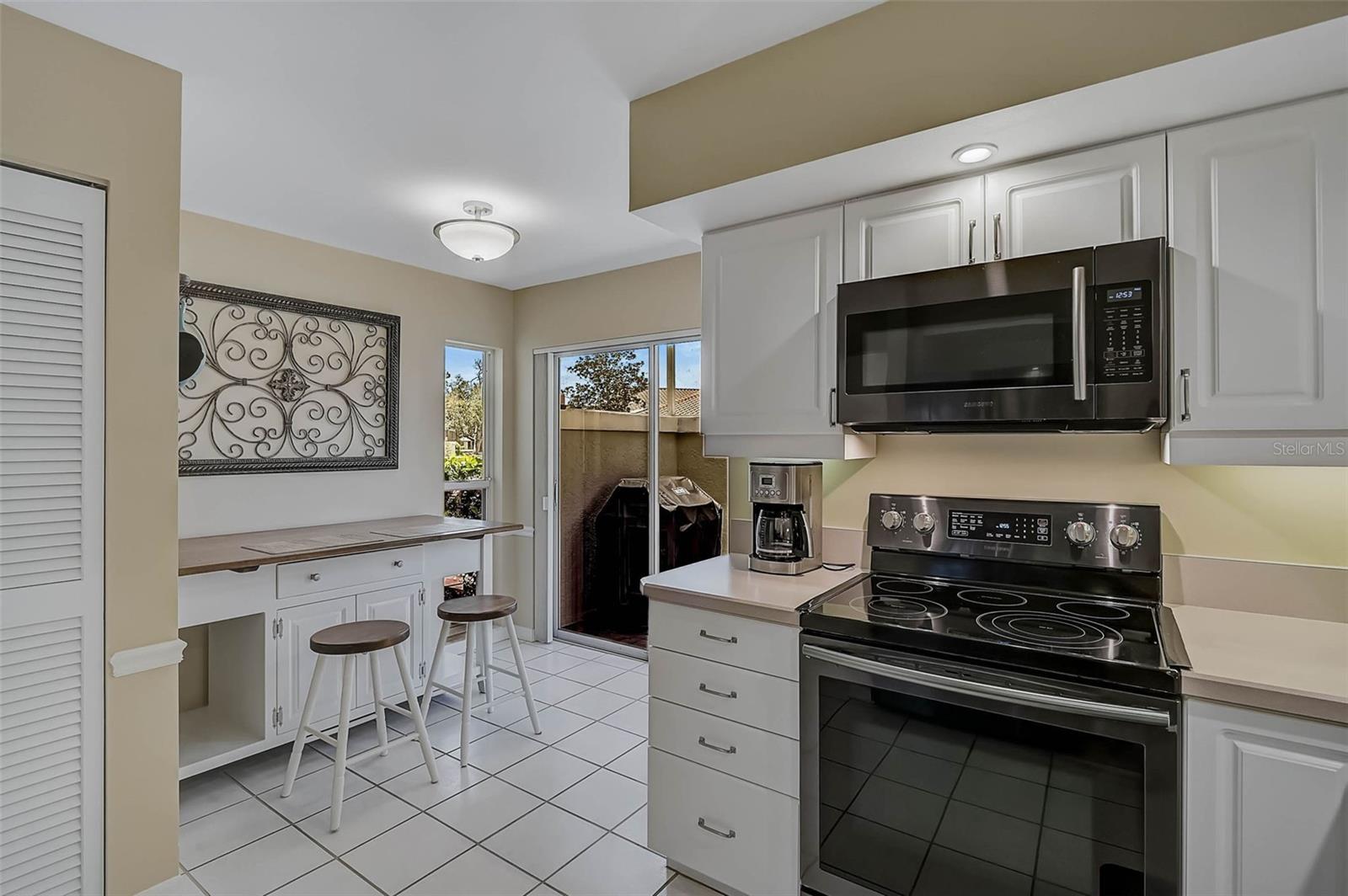 7341 GOLF POINTE CIR — photo 11