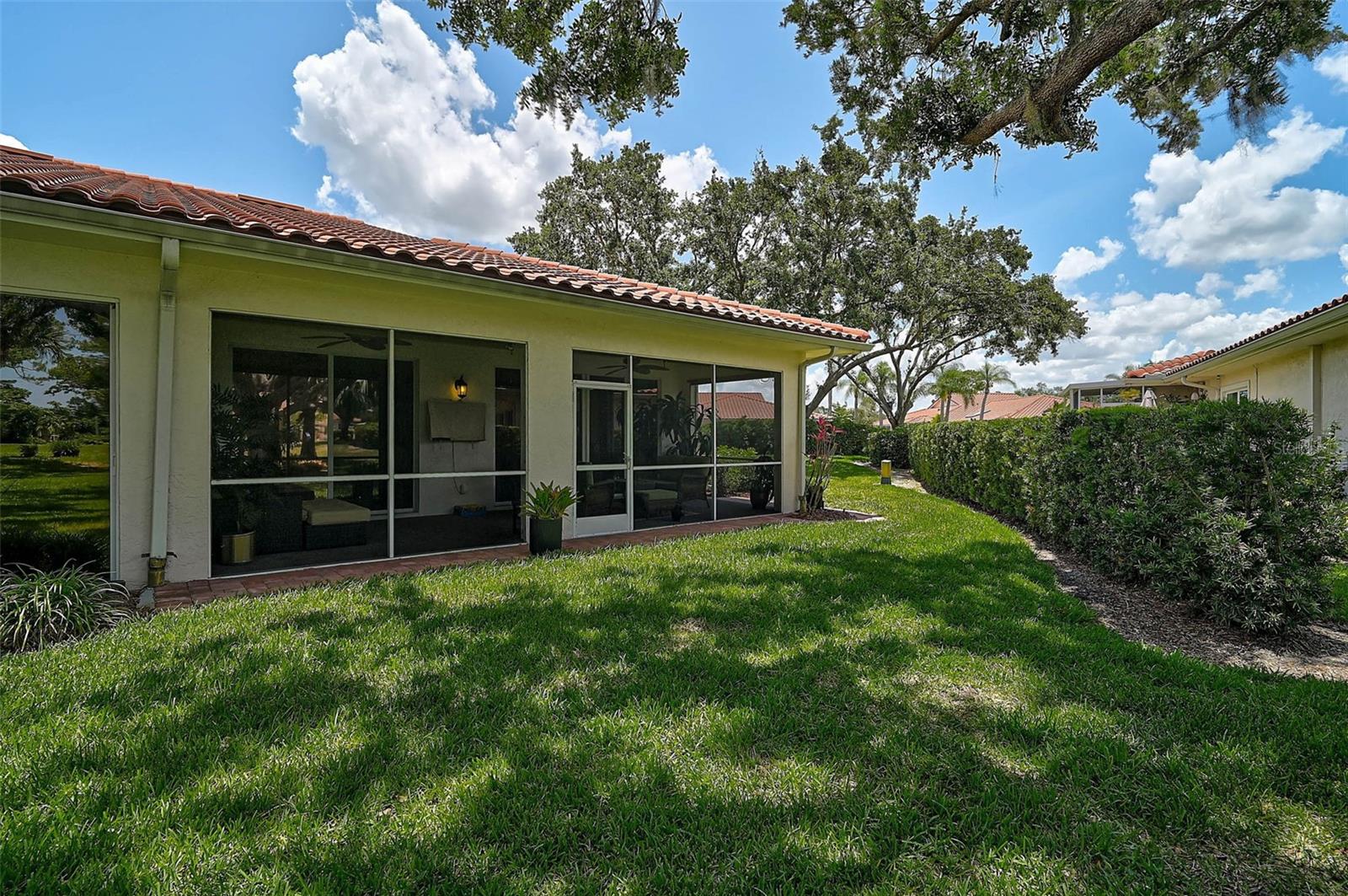 7341 GOLF POINTE CIR — photo 40