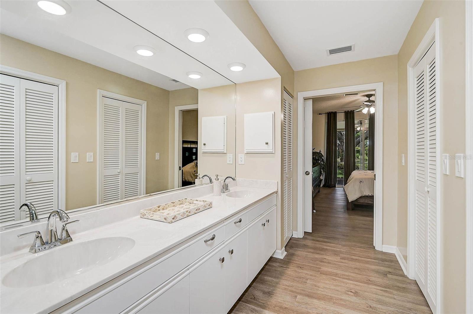 7341 GOLF POINTE CIR — photo 24