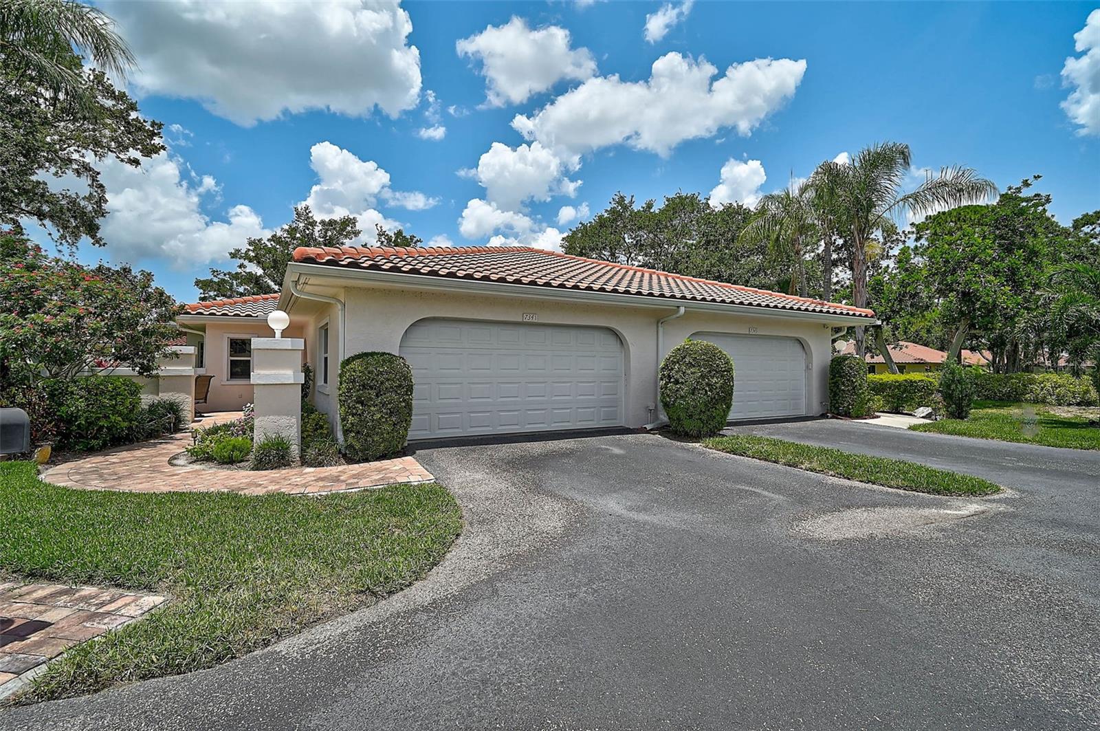 7341 GOLF POINTE CIR — photo 3