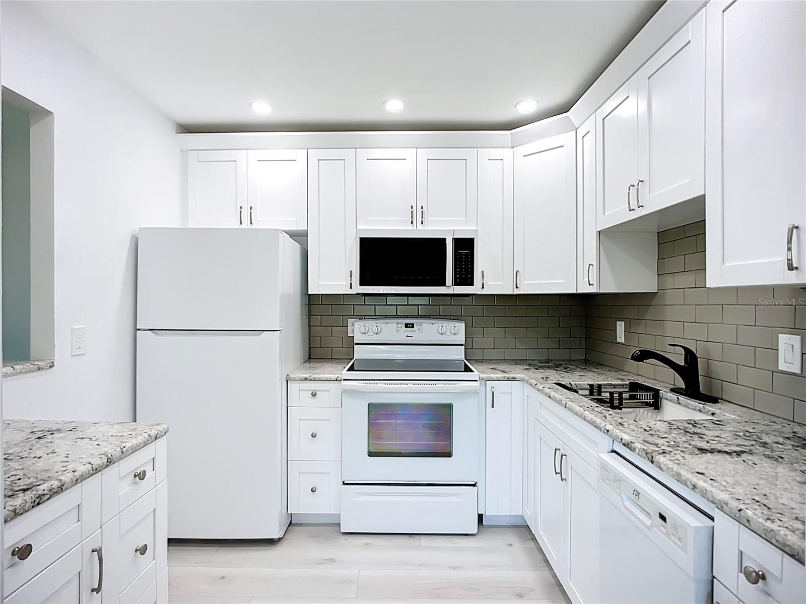 1811 BEDFORD LN #166 — photo 4
