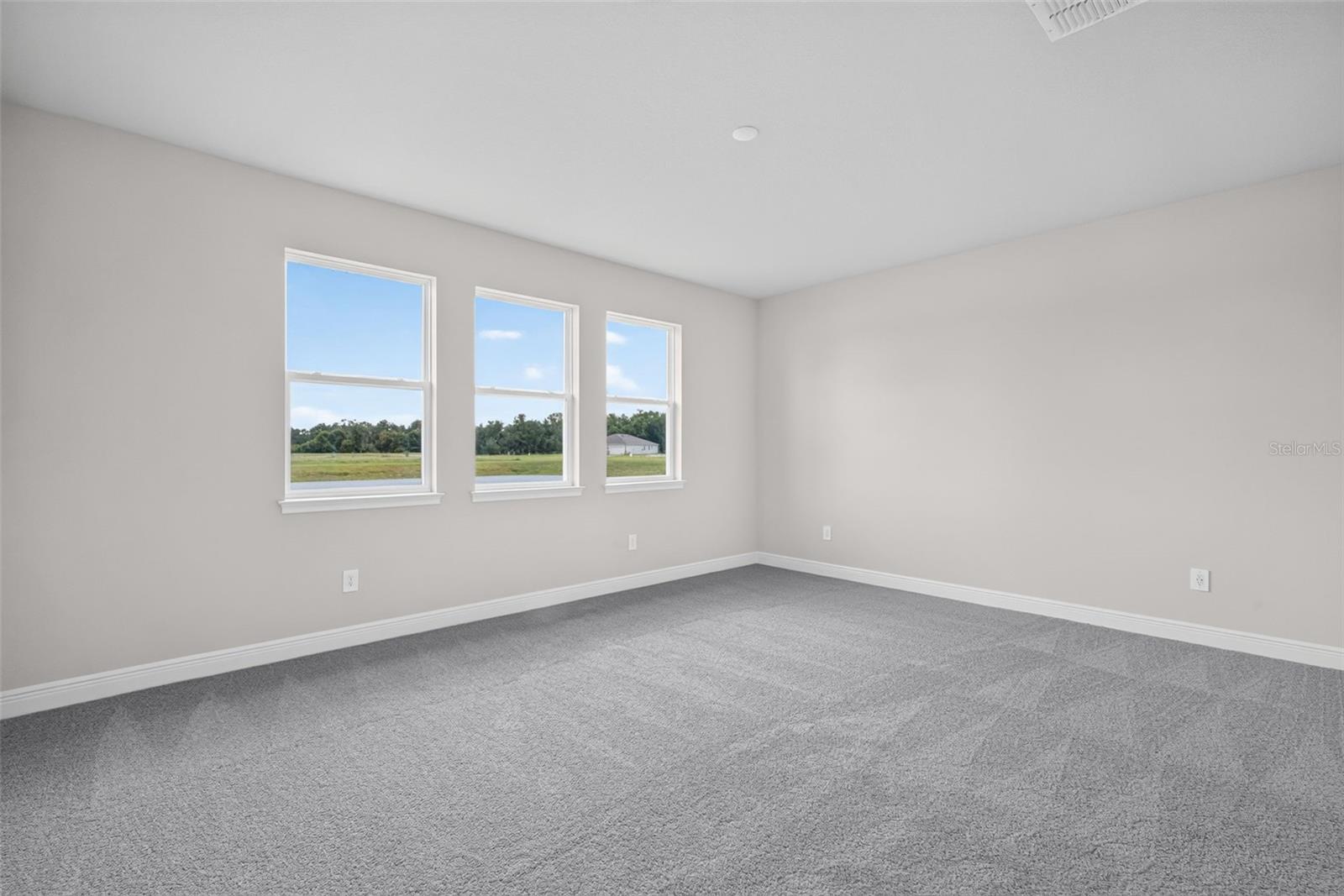 12927 PIERCE ST — photo 22