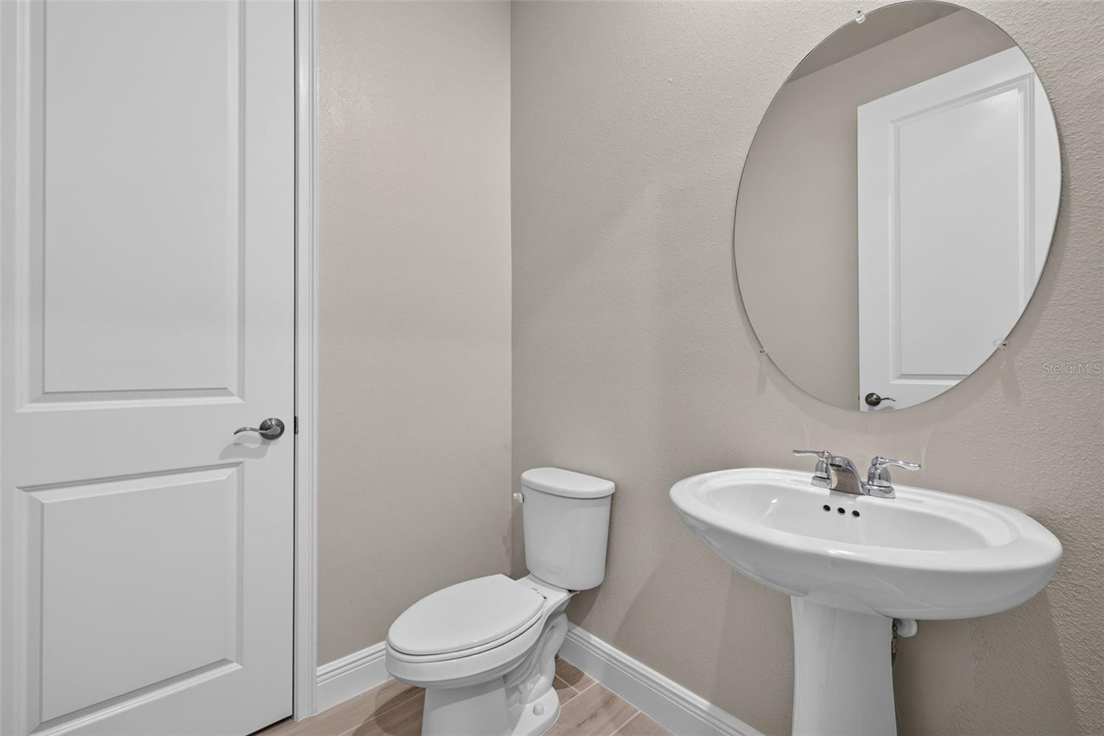 12927 PIERCE ST — photo 17