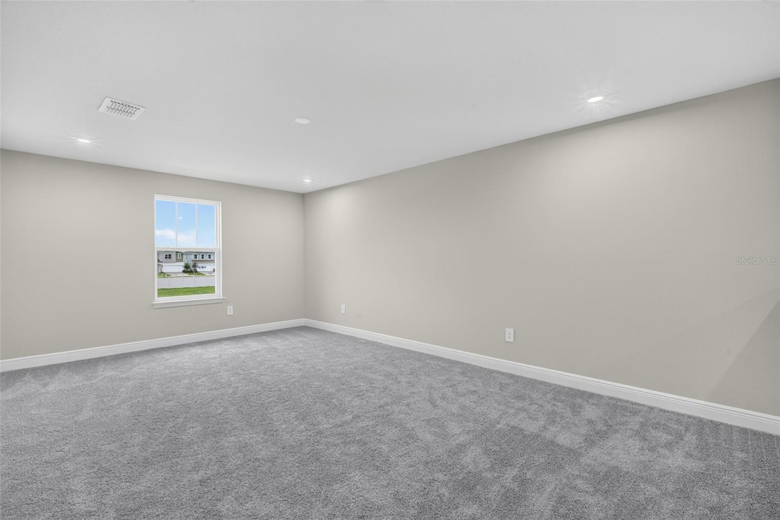 12927 PIERCE ST — photo 21