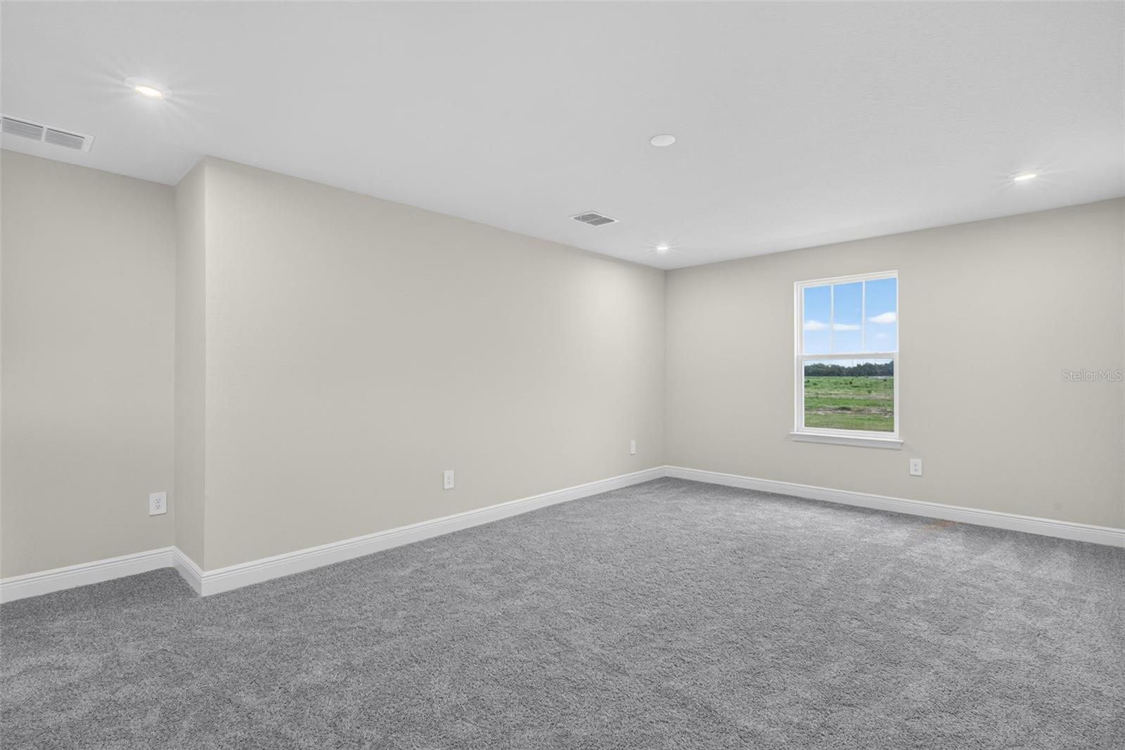 12927 PIERCE ST — photo 19