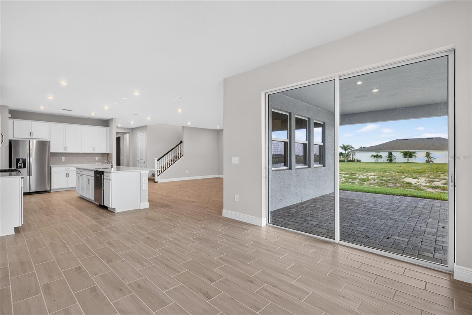 12927 PIERCE ST — photo 16