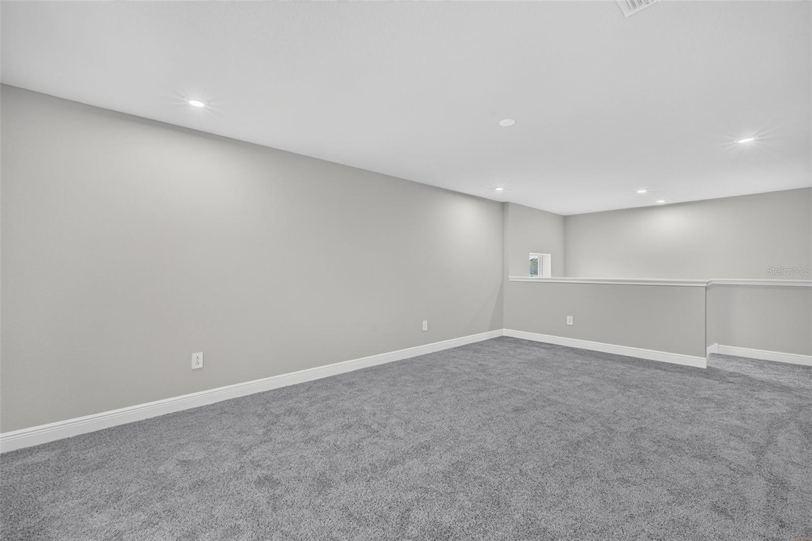 12927 PIERCE ST — photo 20