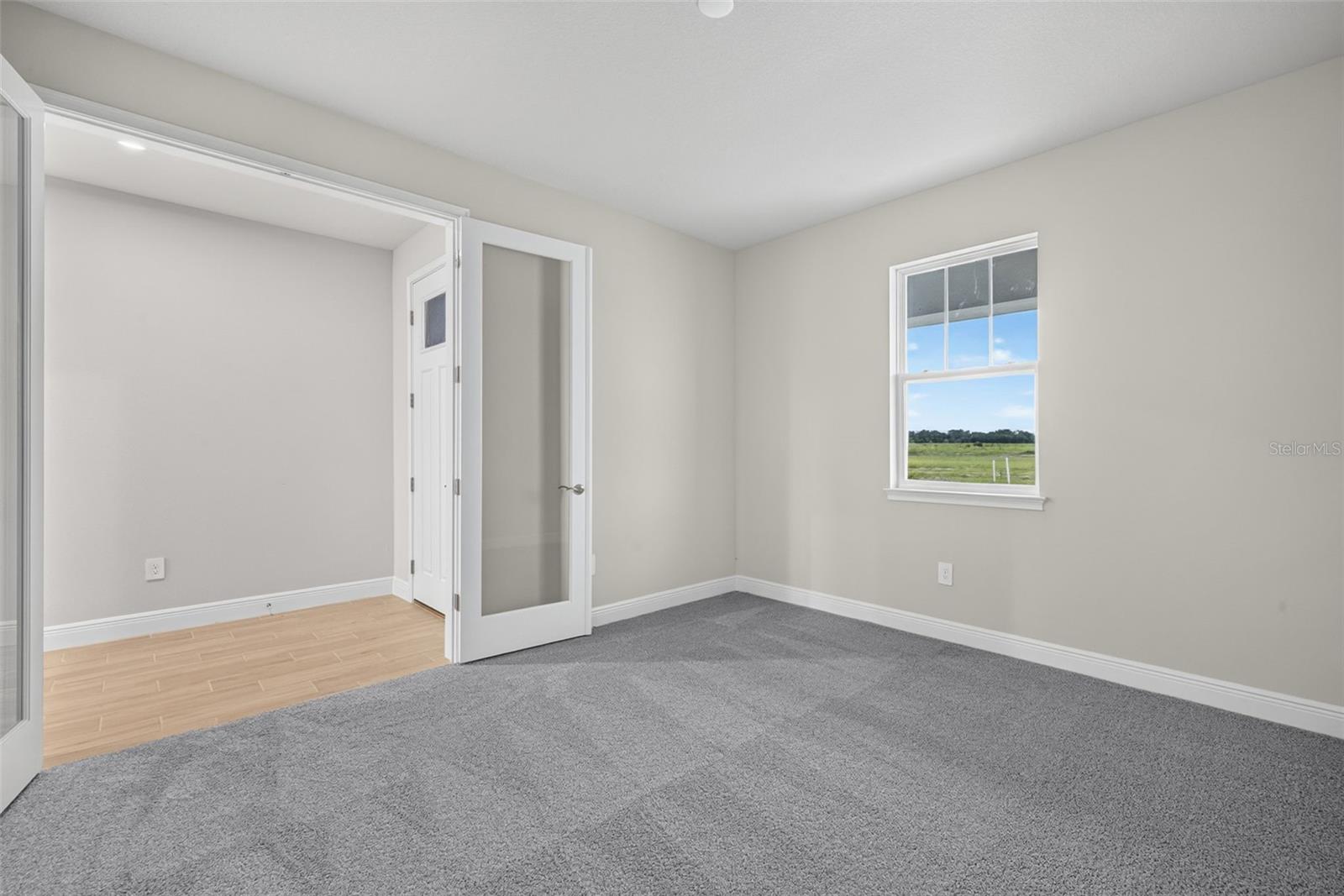 12927 PIERCE ST — photo 33