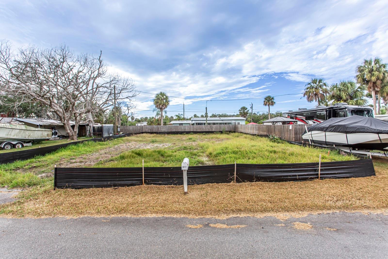 6813 GARDEN DR — photo 8