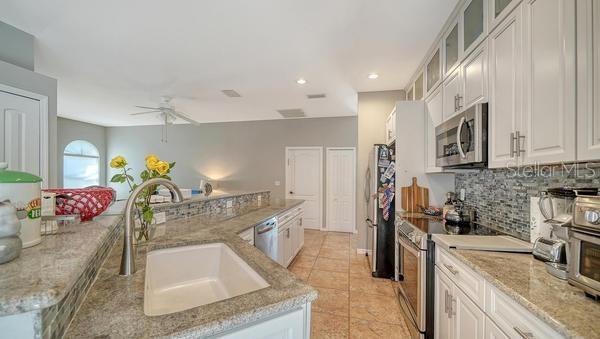 9528 HAWKSMOOR LN — photo 11