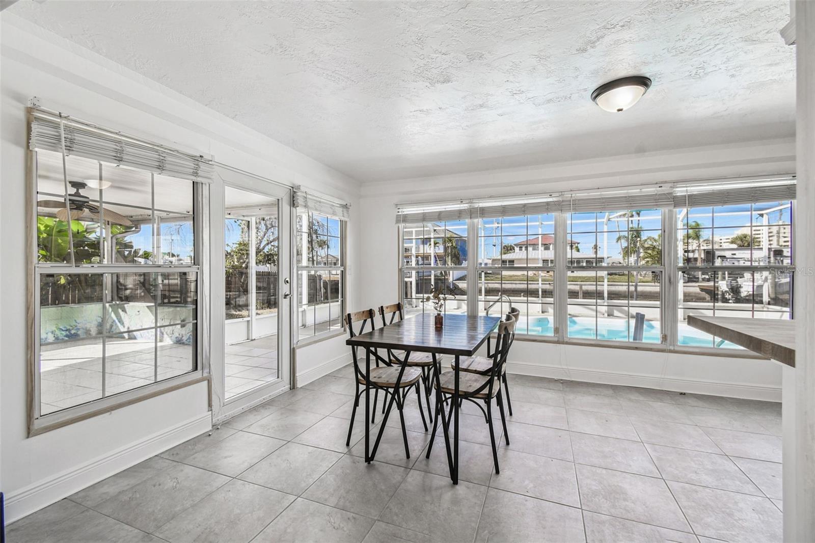 13711 ALLYN DR — photo 14