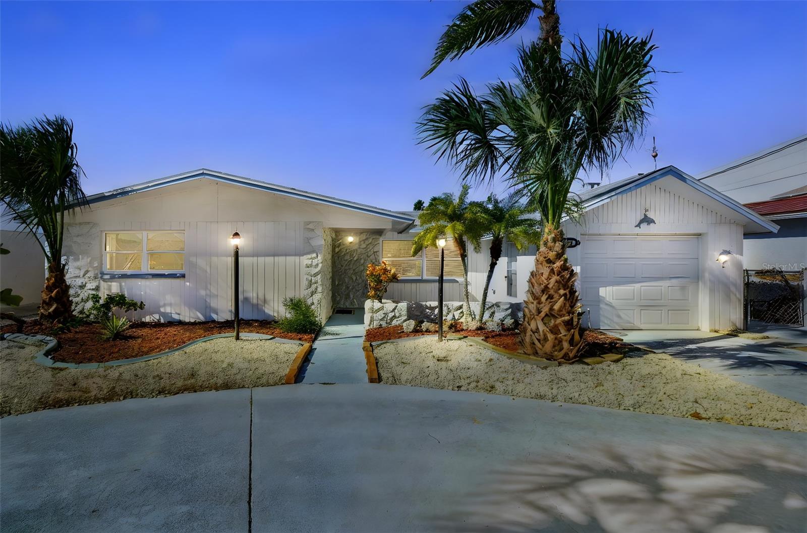 13711 ALLYN DR — photo 5
