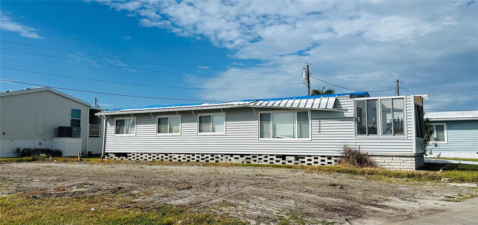 361 TAMPICO DR — photo 3