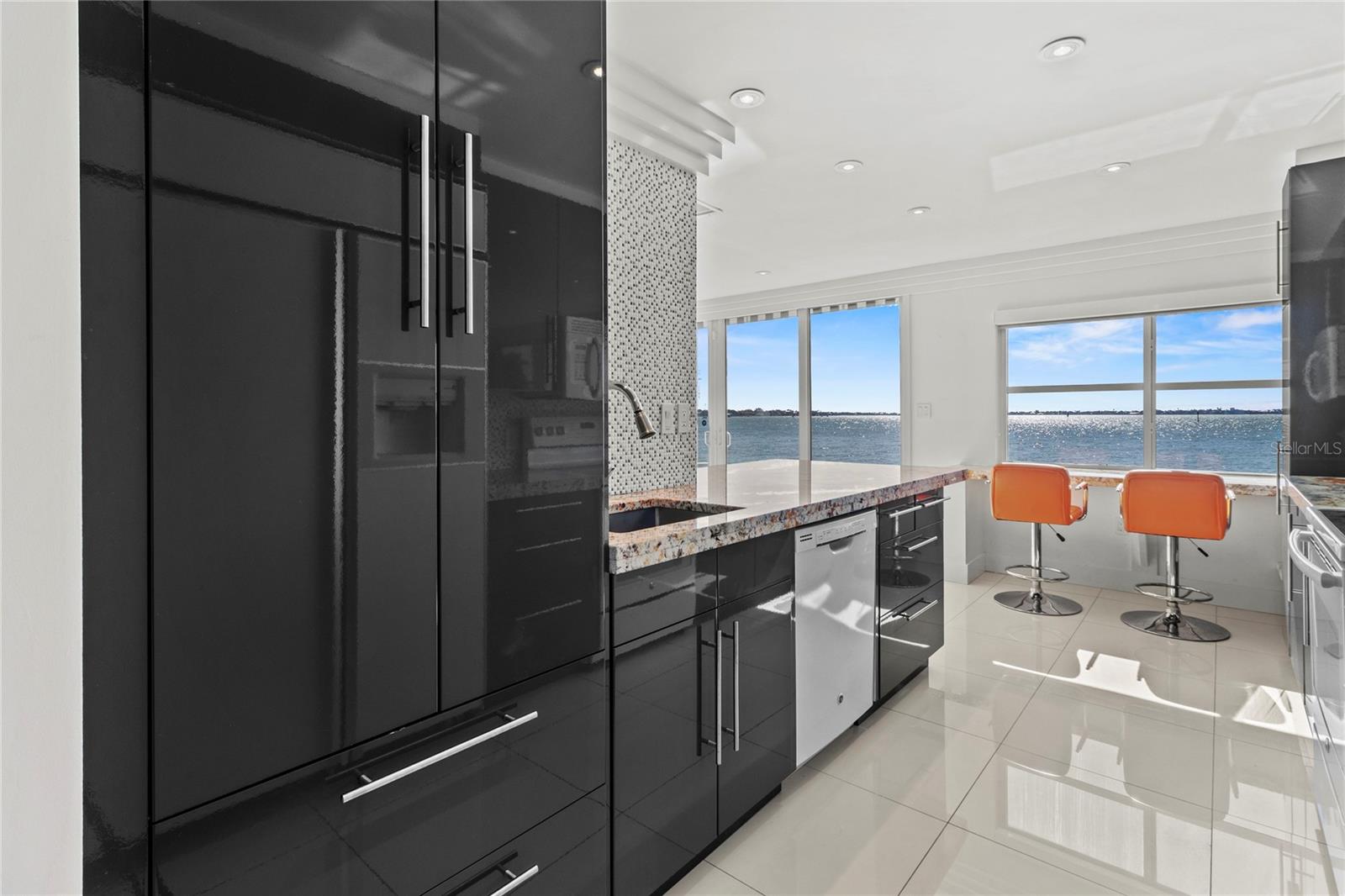 400 GOLDEN GATE PT #11 — photo 12