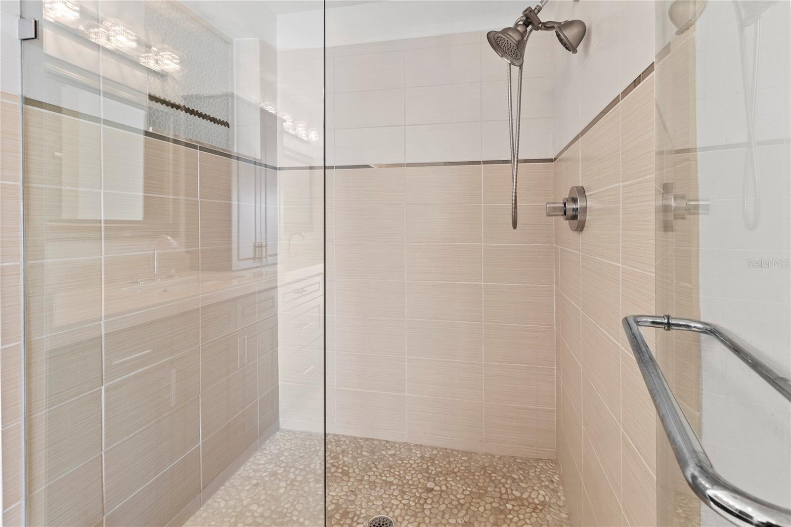 400 GOLDEN GATE PT #11 — photo 18