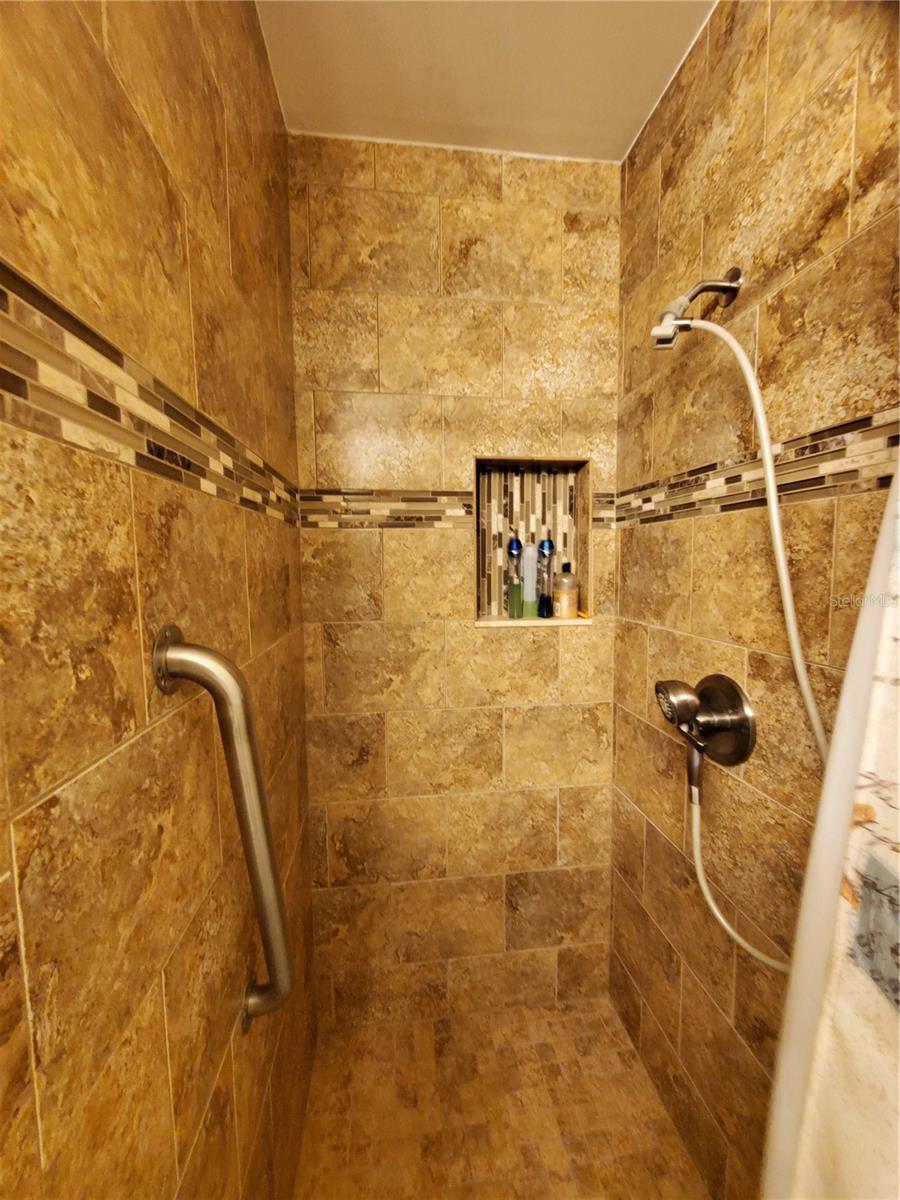 1907 CANTERBURY LN #14 — photo 16