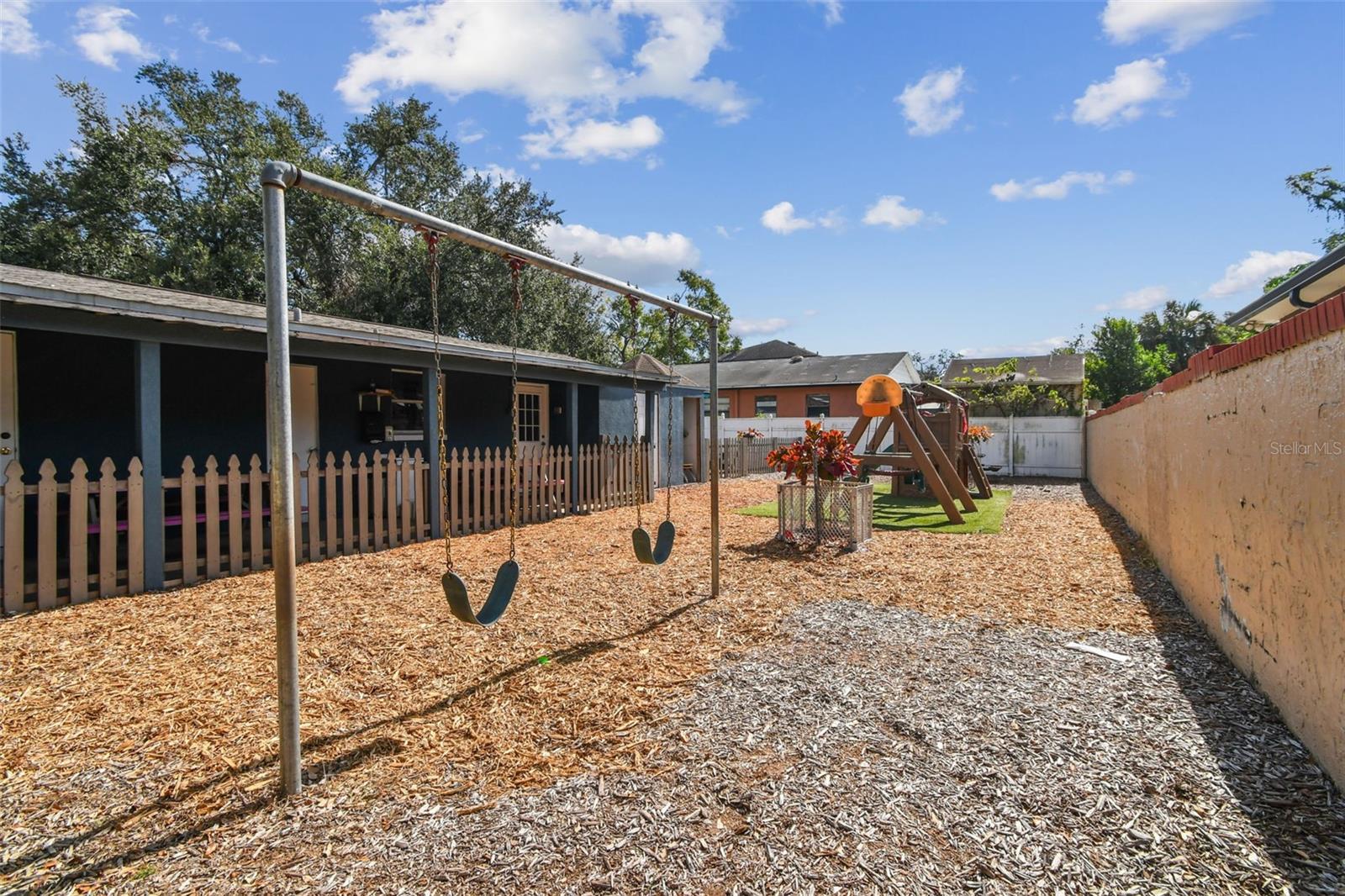 9912 N MYRTLE ST — photo 43