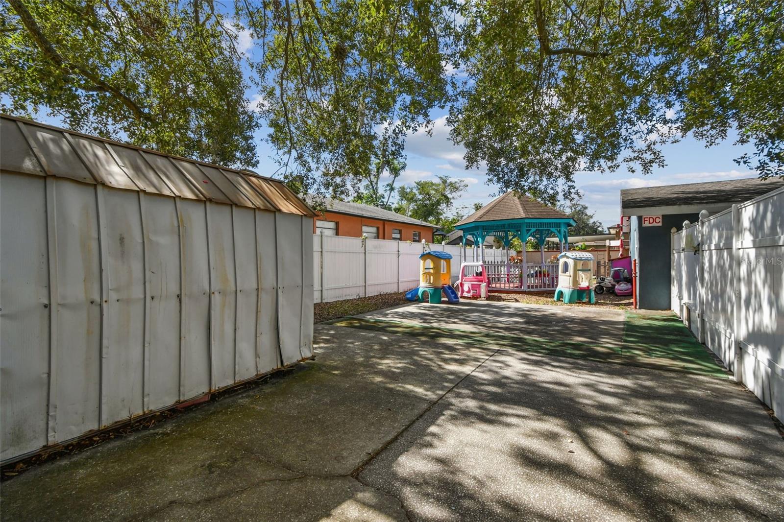 9912 N MYRTLE ST — photo 38