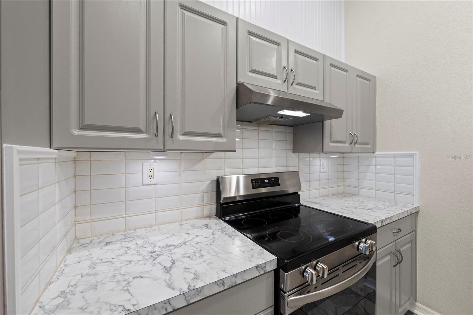 5262 RHAPSODY AVE — photo 13