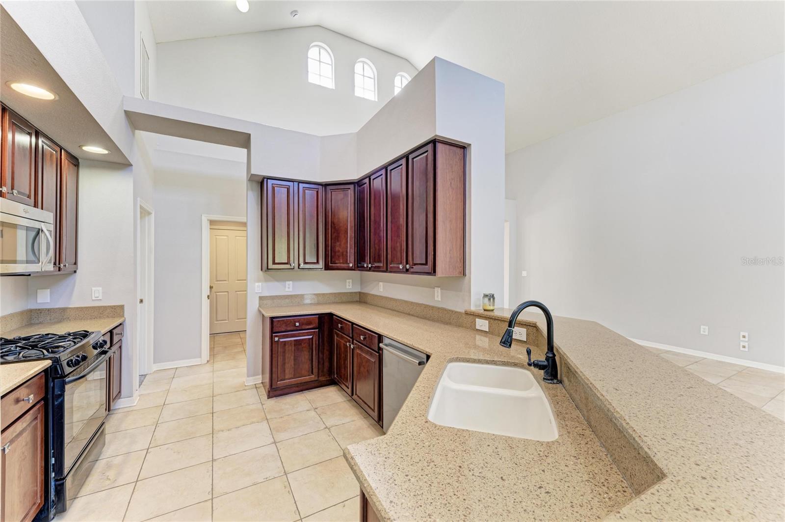 7114 CROMWELL PARK LN — photo 26